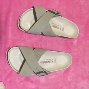 BIRKENSTOCK SIENA II CRISS CROSS SANDAL